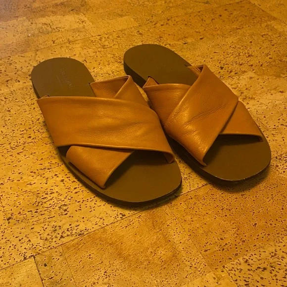 Everlane Day Crossover Sandals in Golden Brown - Picture 3 of 8